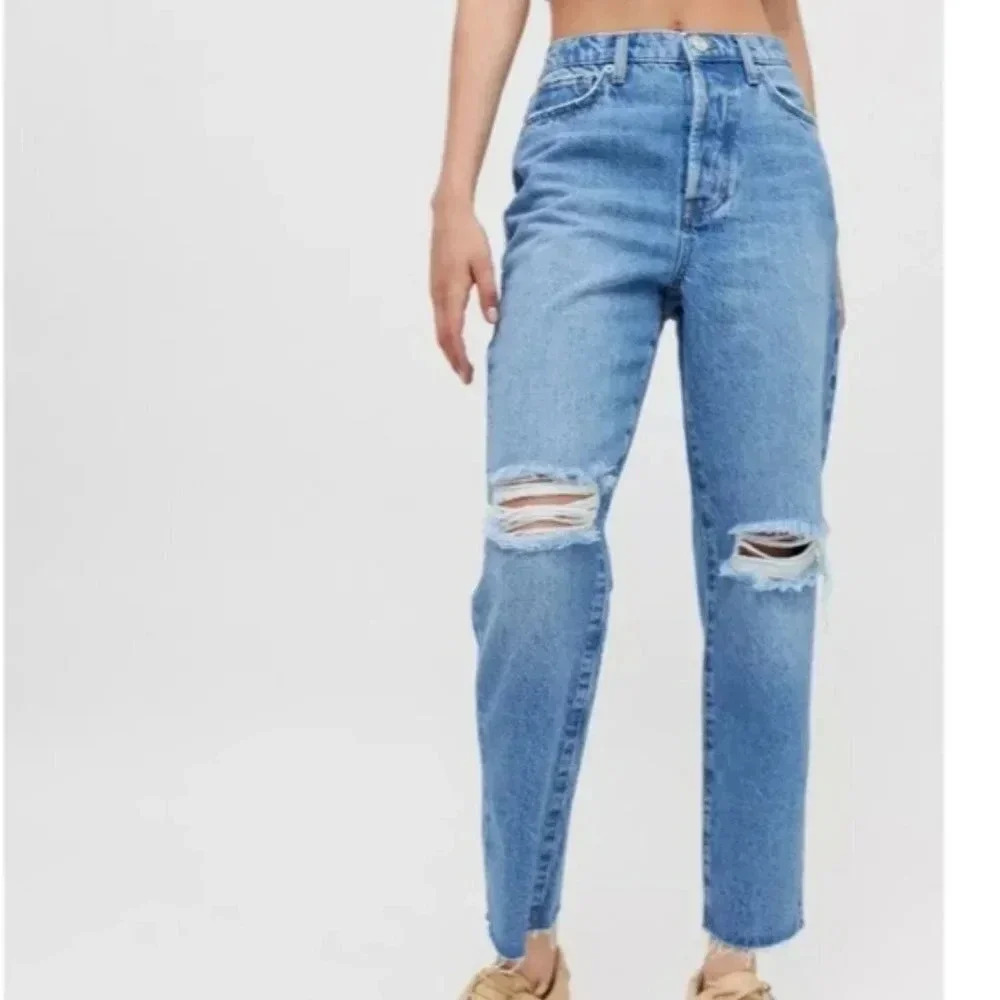 UO BDG high waist slim straight jeans light wash distressed size 27